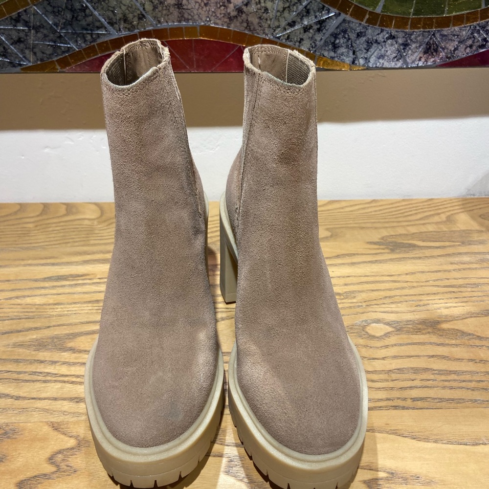 Dolce Vita Caster Boots 7.5 - image 1